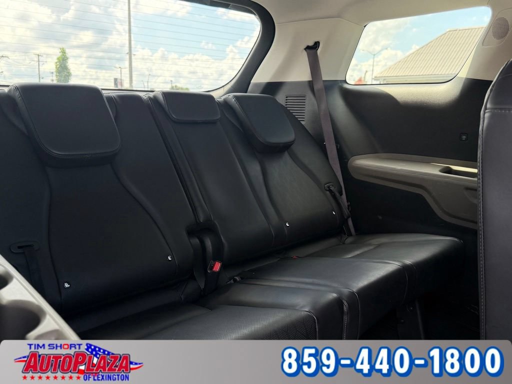 Used 2025 Kia Carnival FWD image 39