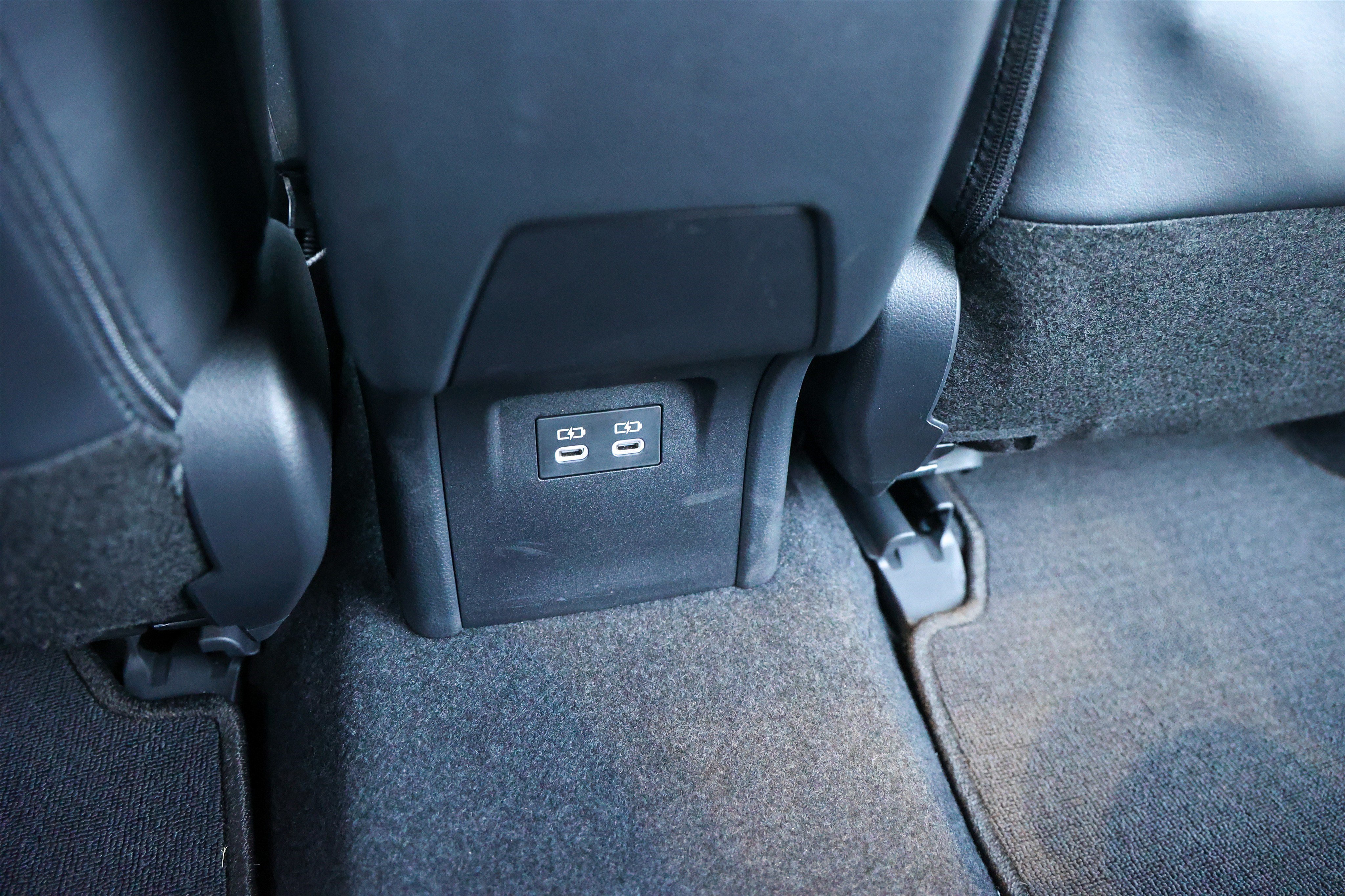 Used 2023 Toyota Prius XLE FWD image 36