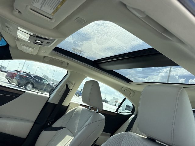 Certified 2025 Lexus ES 350 w/ Technology Package FWD image 22