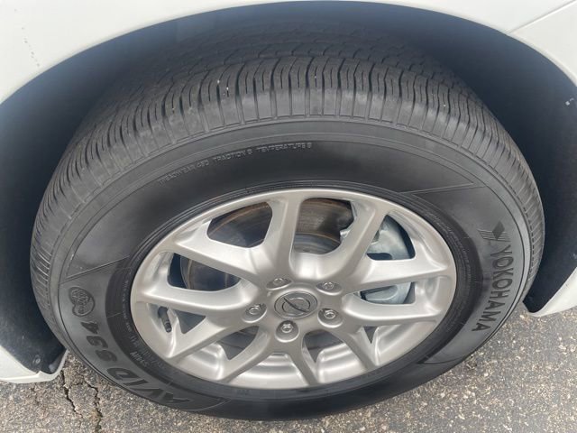 Used 2024 Chrysler Pacifica Touring-L image 17