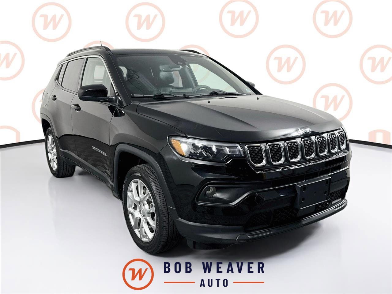 Used 2023 Jeep Compass Latitude w/ Sun and Sound Group AWD/4WD image 1