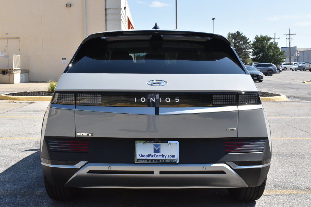 Used 2024 Hyundai Ioniq 5 SEL AWD/4WD image 7