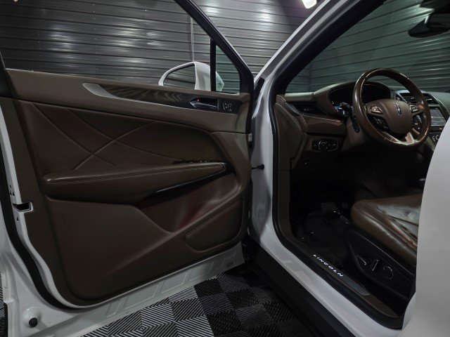 Used 2017 Lincoln MKC Reserve image 32
