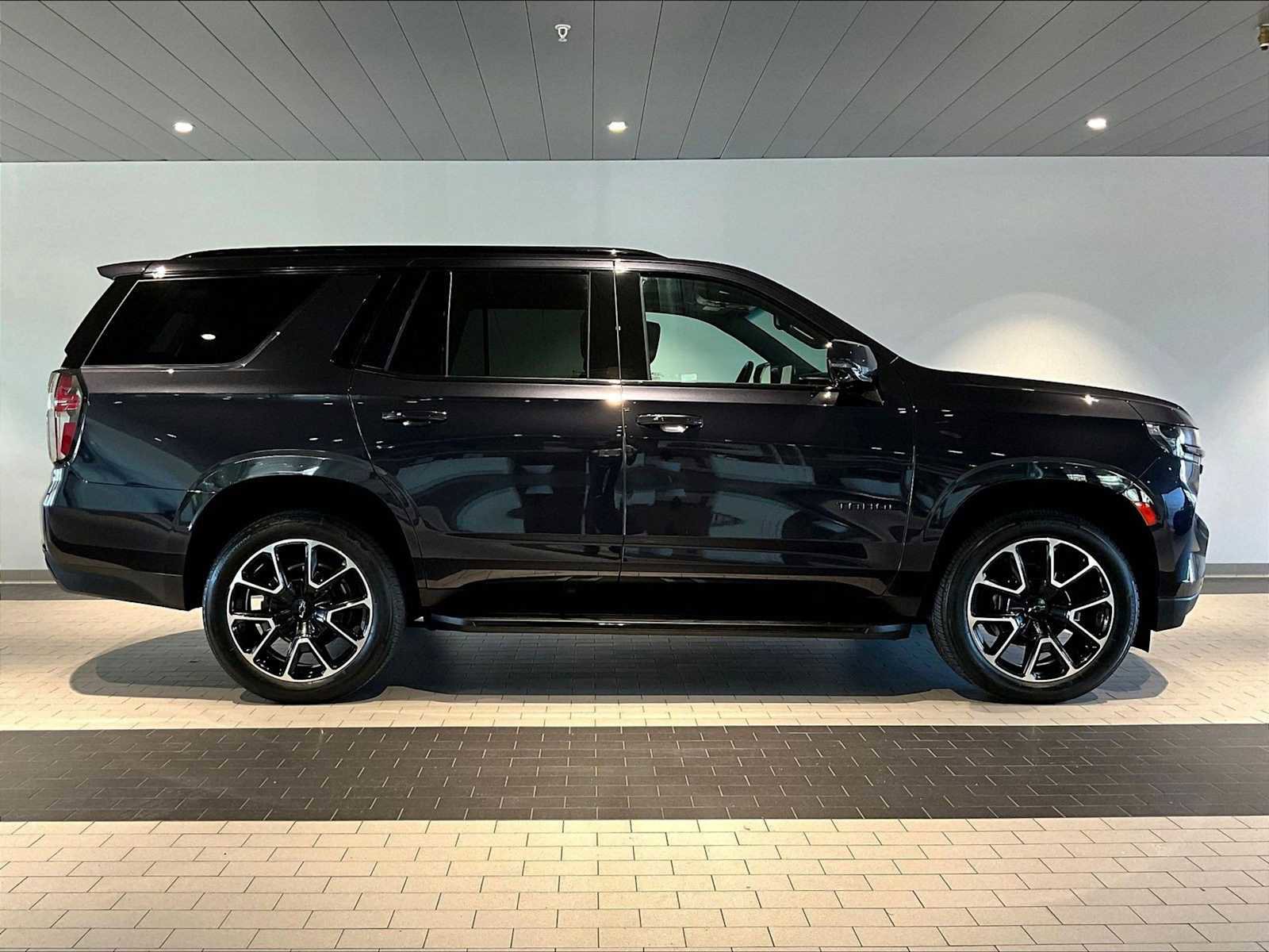 Used 2024 Chevrolet Tahoe RST w/ Luxury Package AWD/4WD image 11