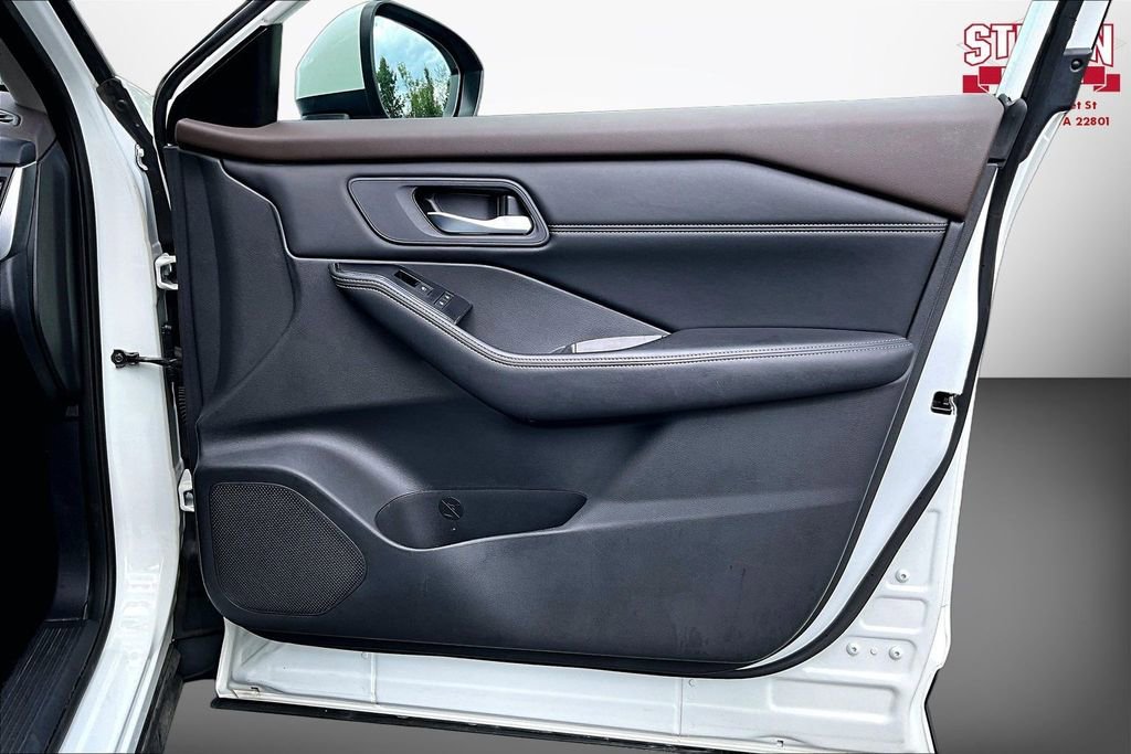 Used 2023 Nissan Rogue SV w/ SV Premium B Package AWD/4WD image 27