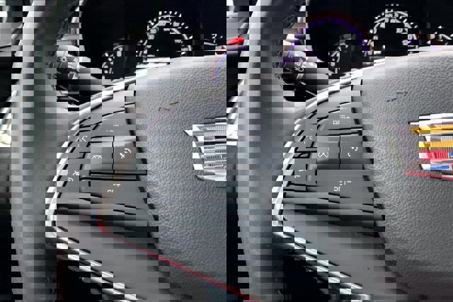 Used 2018 Cadillac XT5 Luxury w/ Driver Awareness Package image 18