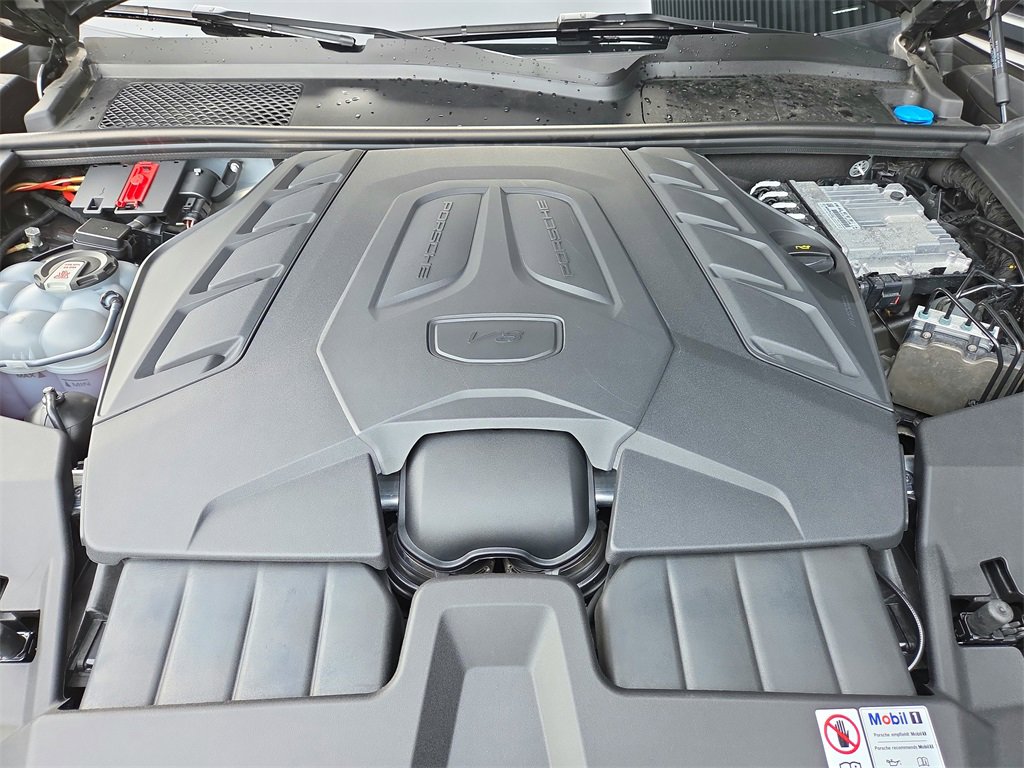 Certified 2024 Porsche Cayenne Turbo GT image 31