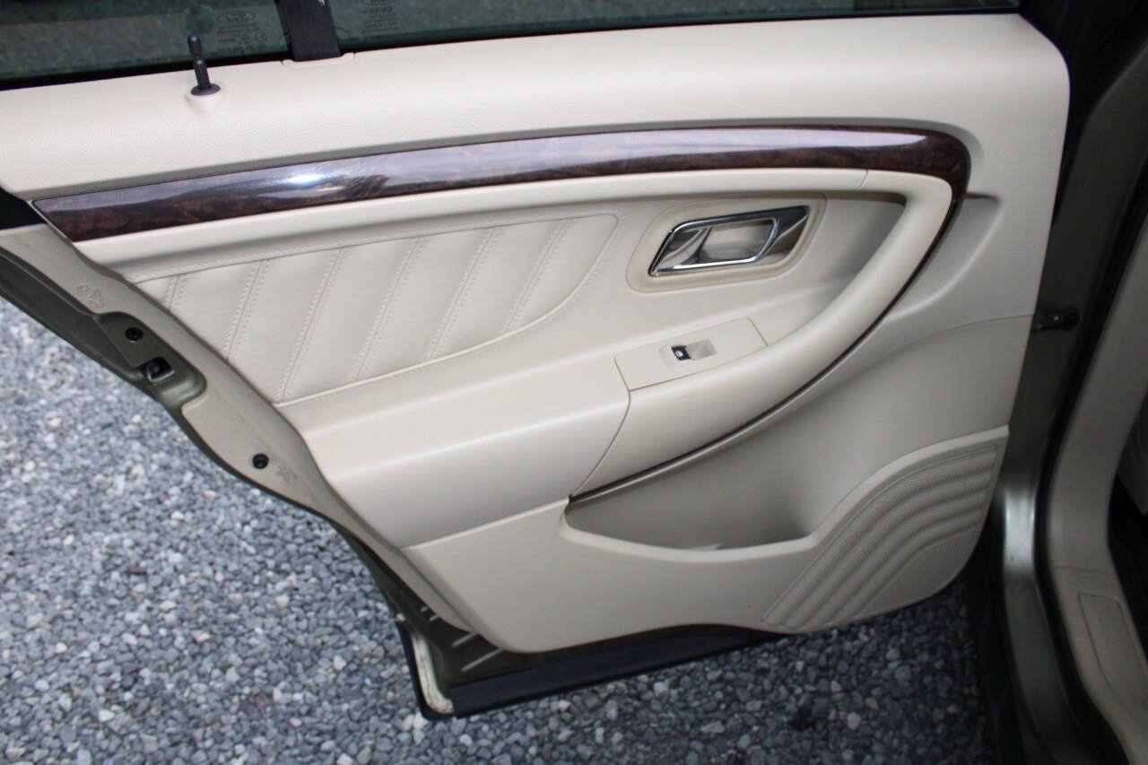 Used 2013 Ford Taurus Limited FWD image 24