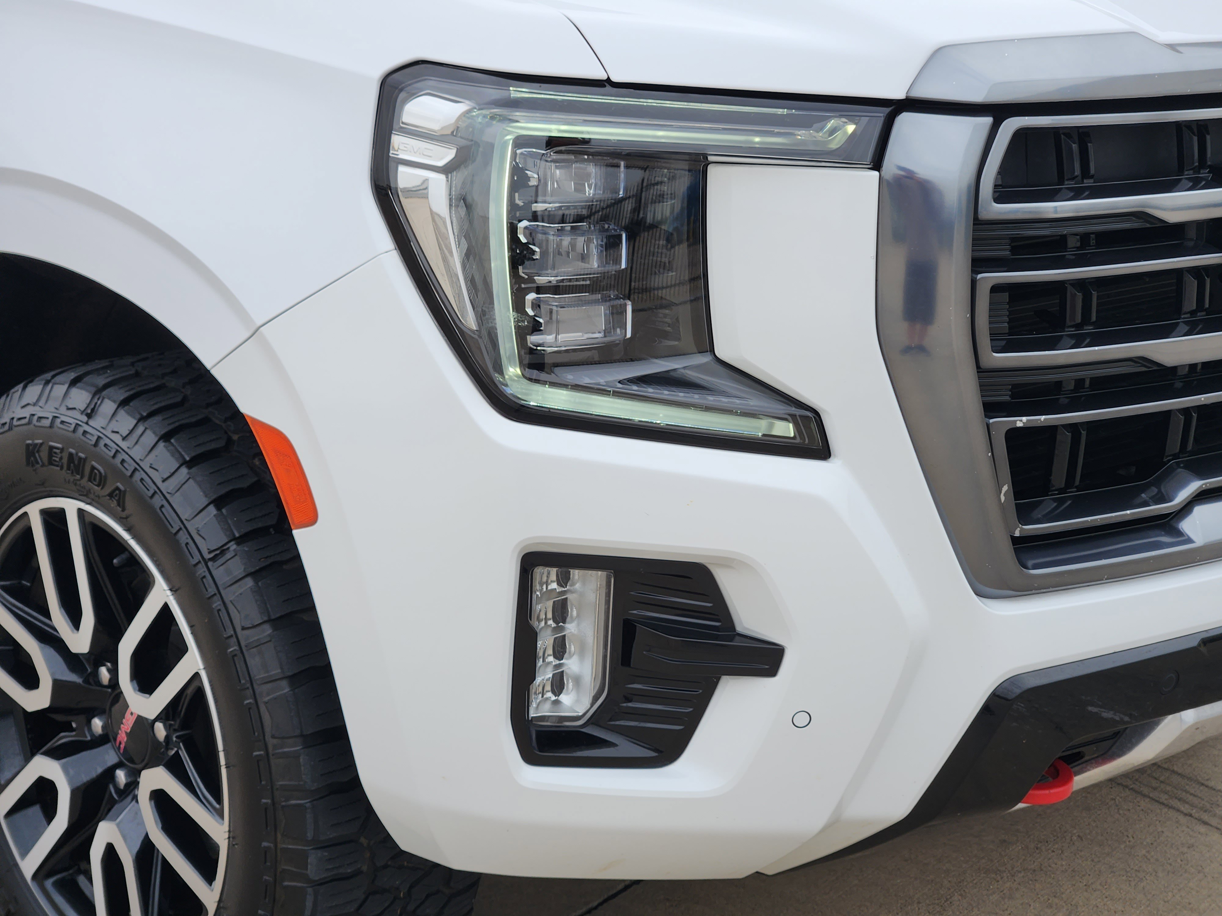 Used 2022 GMC Yukon AT4 w/ AT4 Premium Package image 7