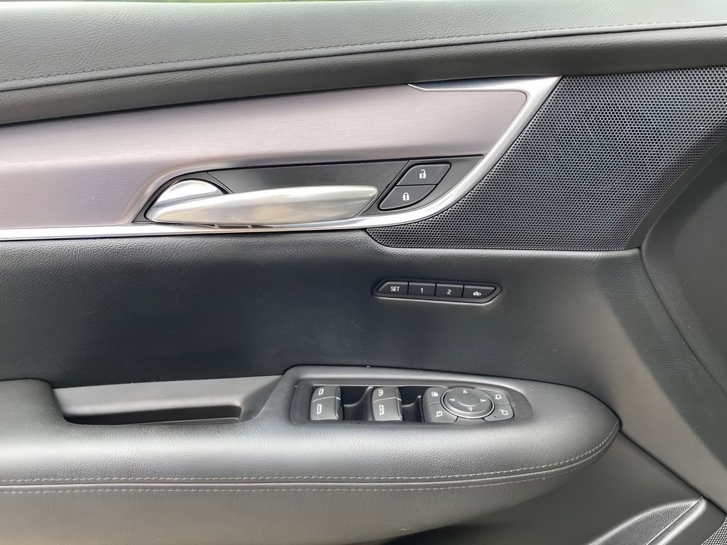 Used 2018 Cadillac XT5 Luxury w/ LPO, Sport Package image 20