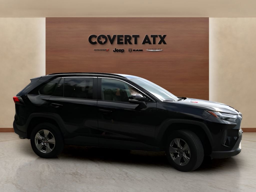 Used 2025 Toyota RAV4 XLE FWD image 6