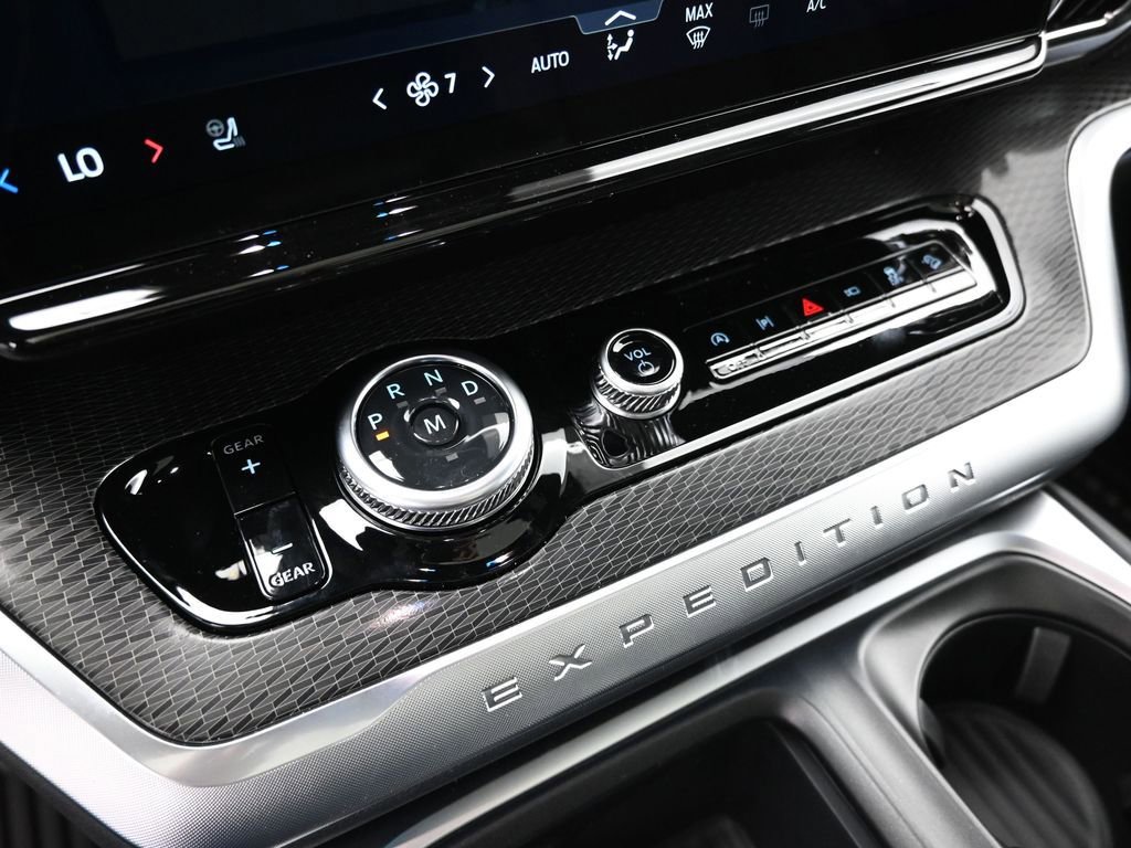 New 2026 Ford Expedition Platinum w/ Stealth Performance Package image 16