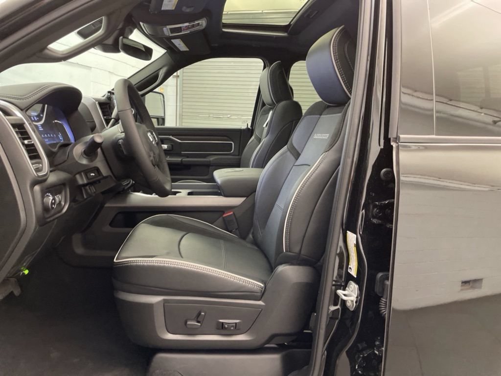 New 2026 RAM 2500 Laramie AWD/4WD image 19