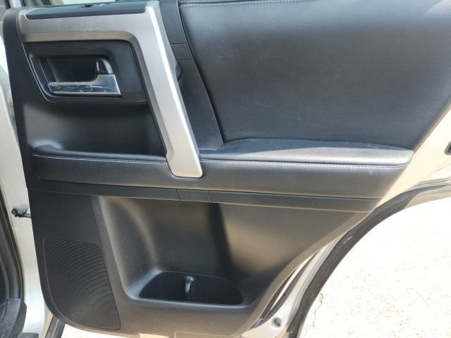 Used 2016 Toyota 4Runner SR5 Premium RWD image 18