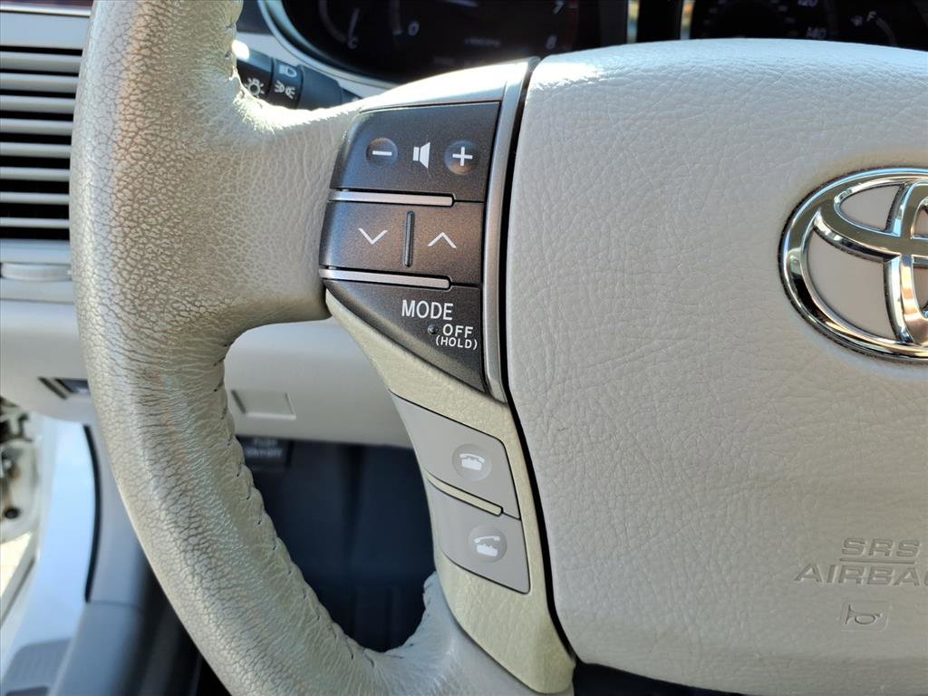 Used 2012 Toyota Avalon FWD image 30