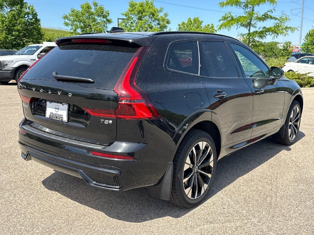 New 2026 Volvo XC60 T8 Plus w/ Climate Package AWD/4WD image 4