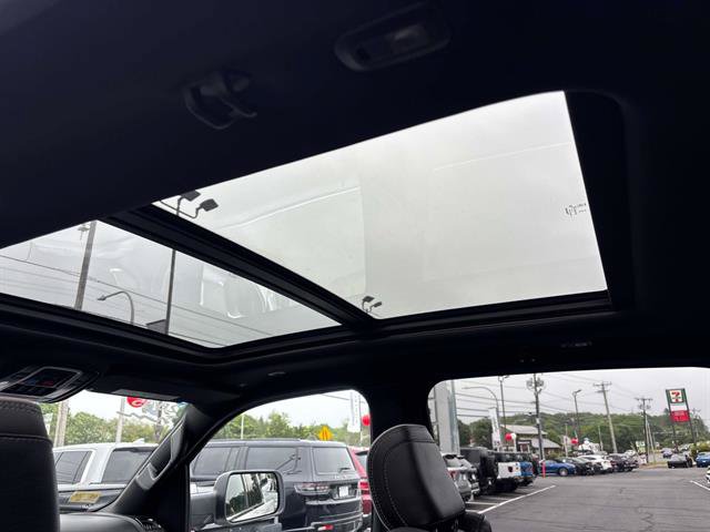 Used 2025 RAM 1500 Limited w/ Trailer Tow Group AWD/4WD image 16