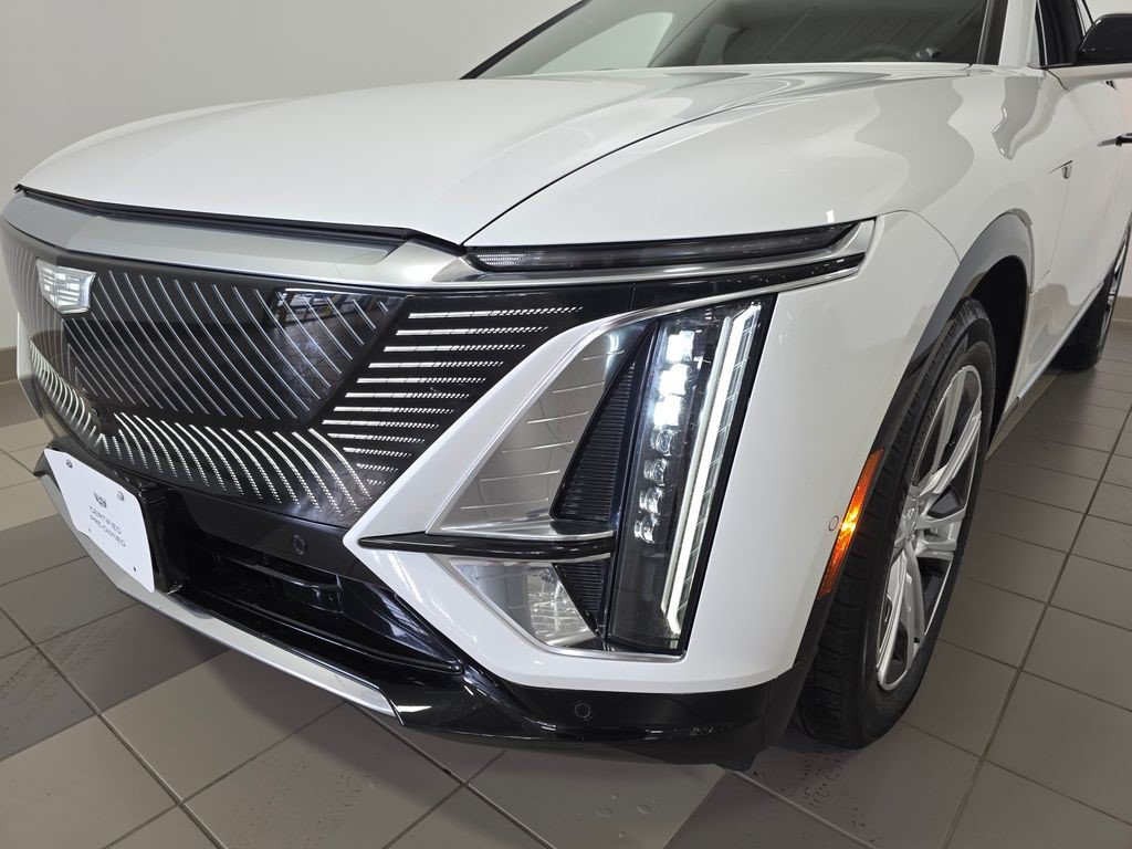 Certified 2024 Cadillac Lyriq Tech w/ Driver Assist Package AWD/4WD image 9