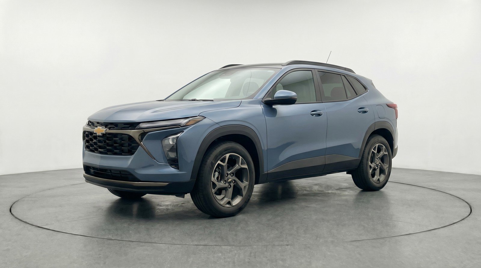 Used 2025 Chevrolet Trax LT FWD image 3