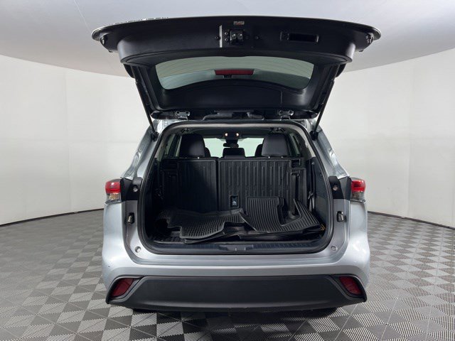 Used 2023 Toyota Highlander L FWD image 47