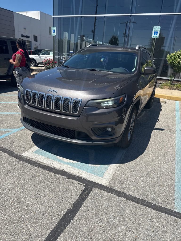 Used 2019 Jeep Cherokee Latitude Plus w/ Comfort/Convenience Group