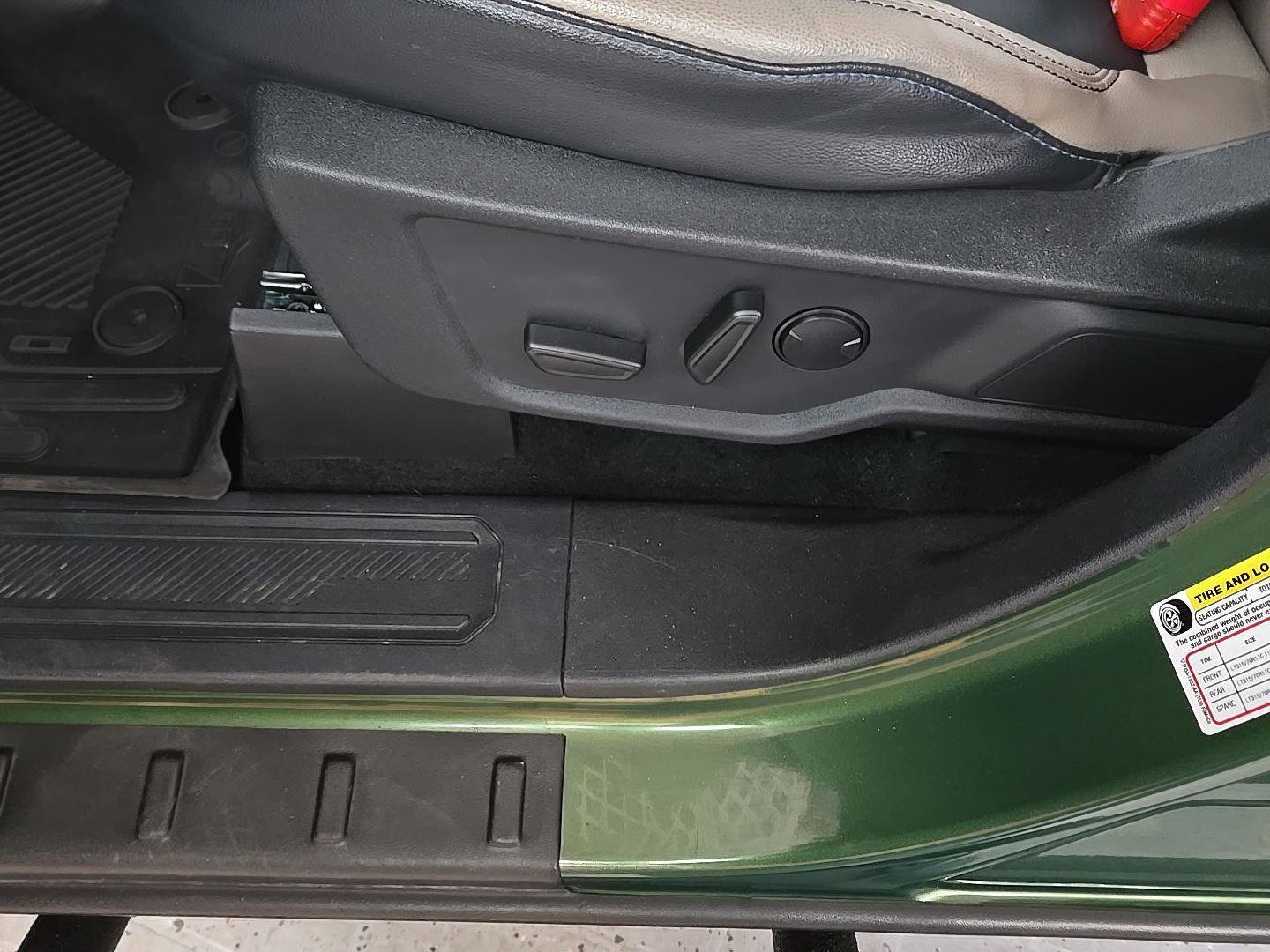 Used 2023 Ford Bronco Wildtrak image 14