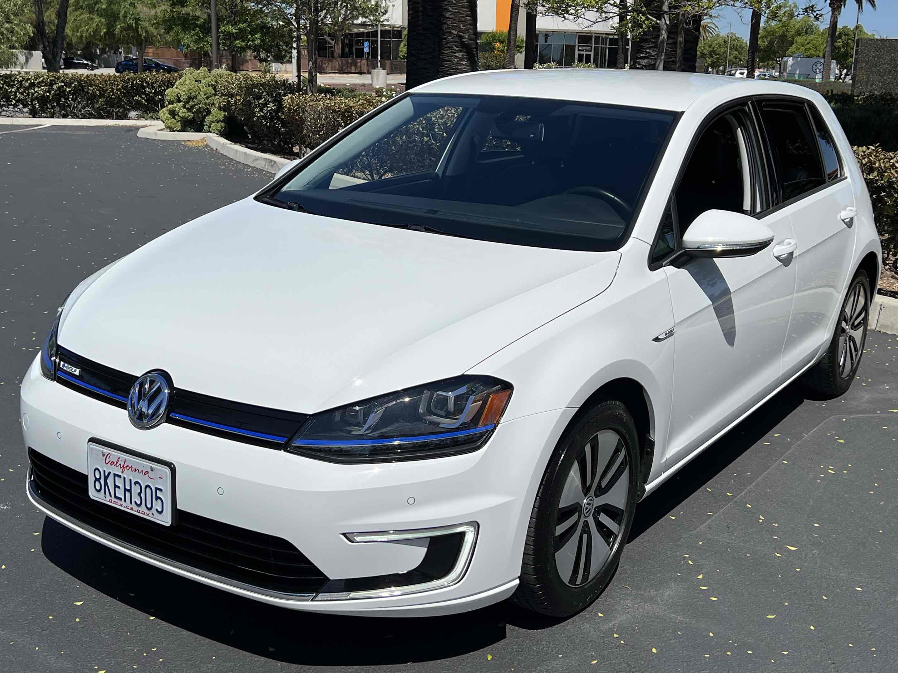 Used 2015 Volkswagen e-Golf SEL Premium FWD image 19