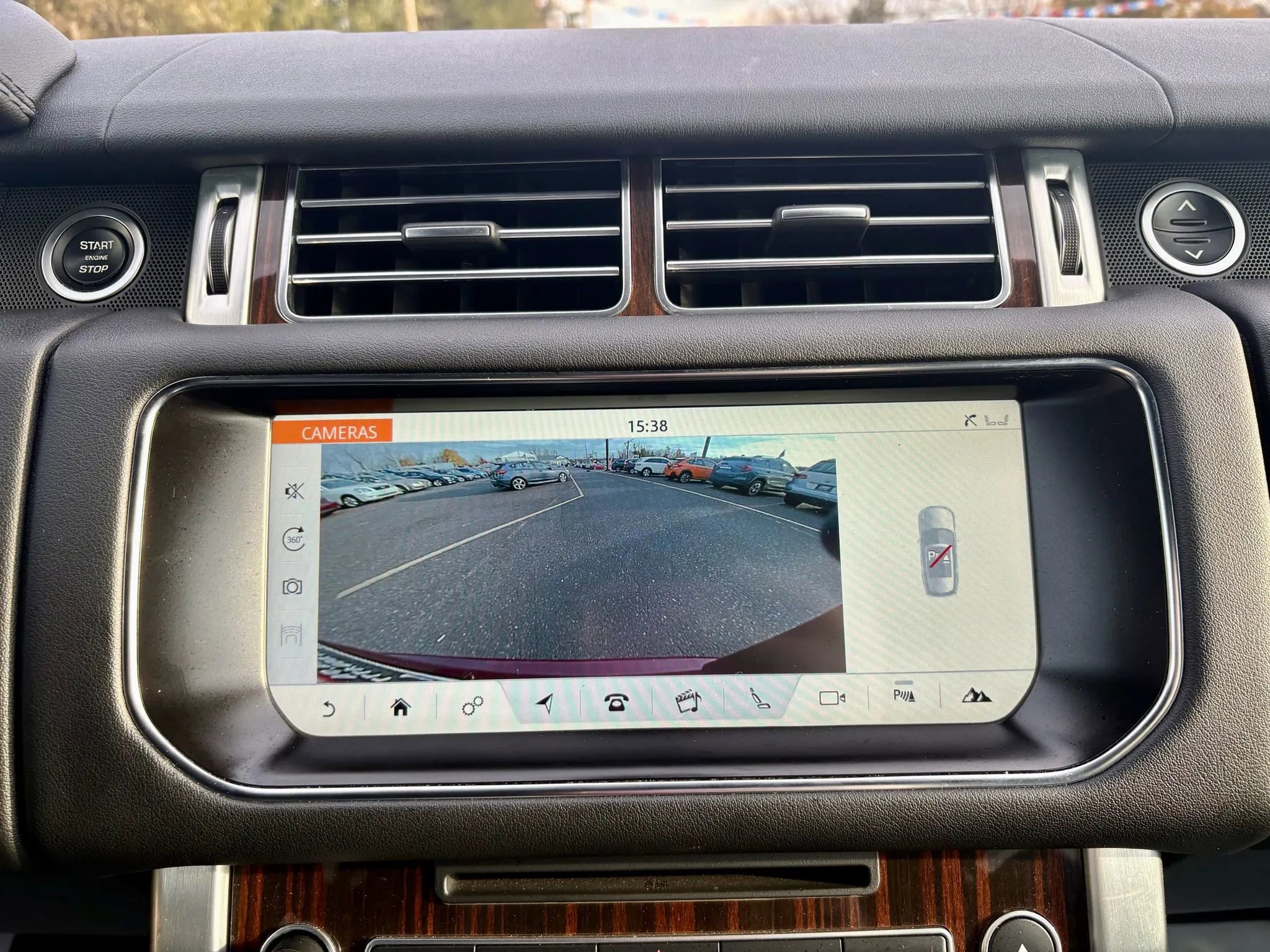 Used 2017 Land Rover Range Rover image 47