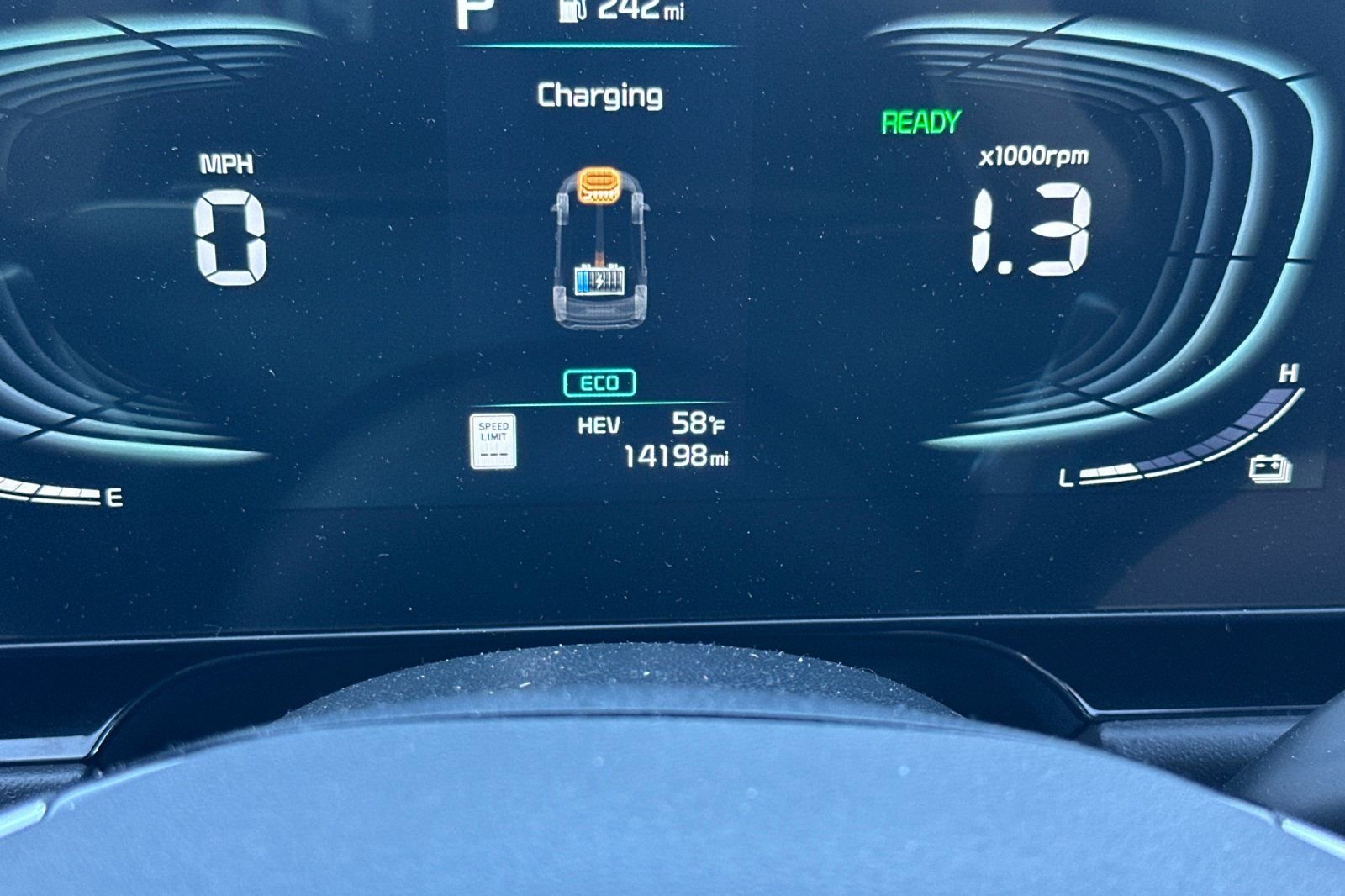 Certified 2025 Kia Niro EX w/ EX Cold Weather Package image 41