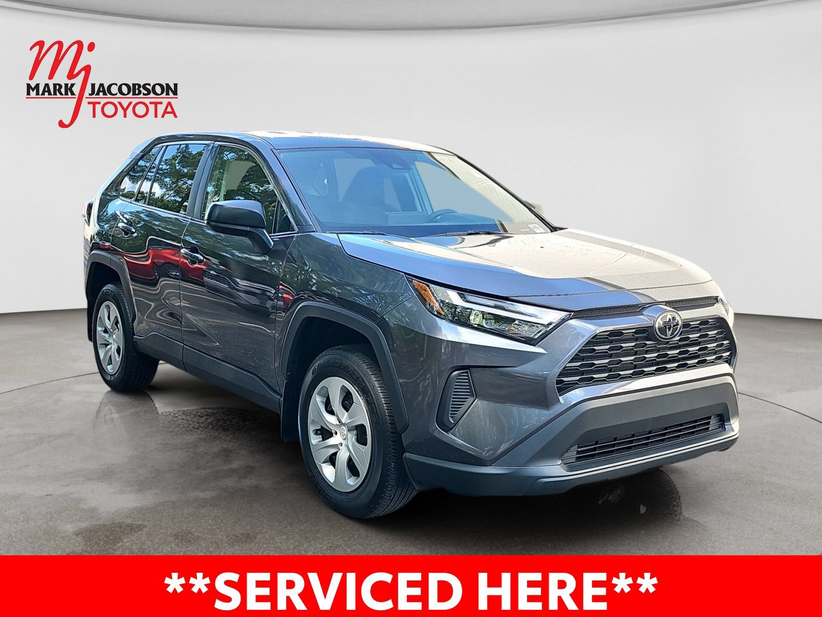 Used 2025 Toyota RAV4 LE AWD/4WD image 5