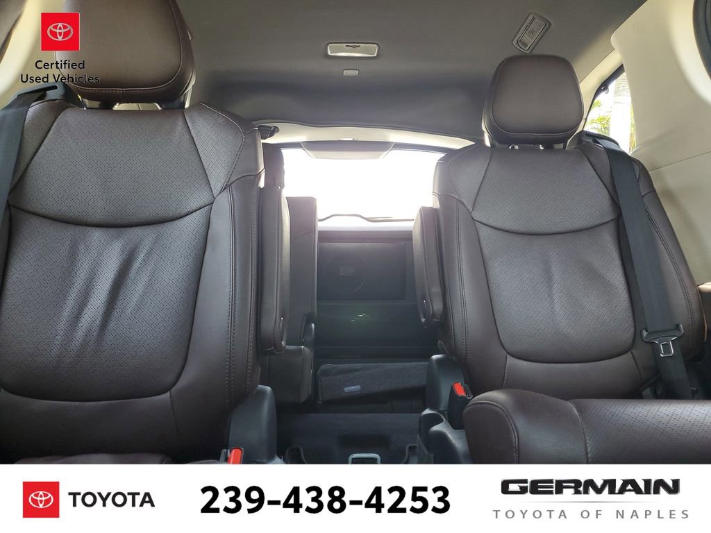 Used 2024 Toyota Sienna Platinum FWD image 29