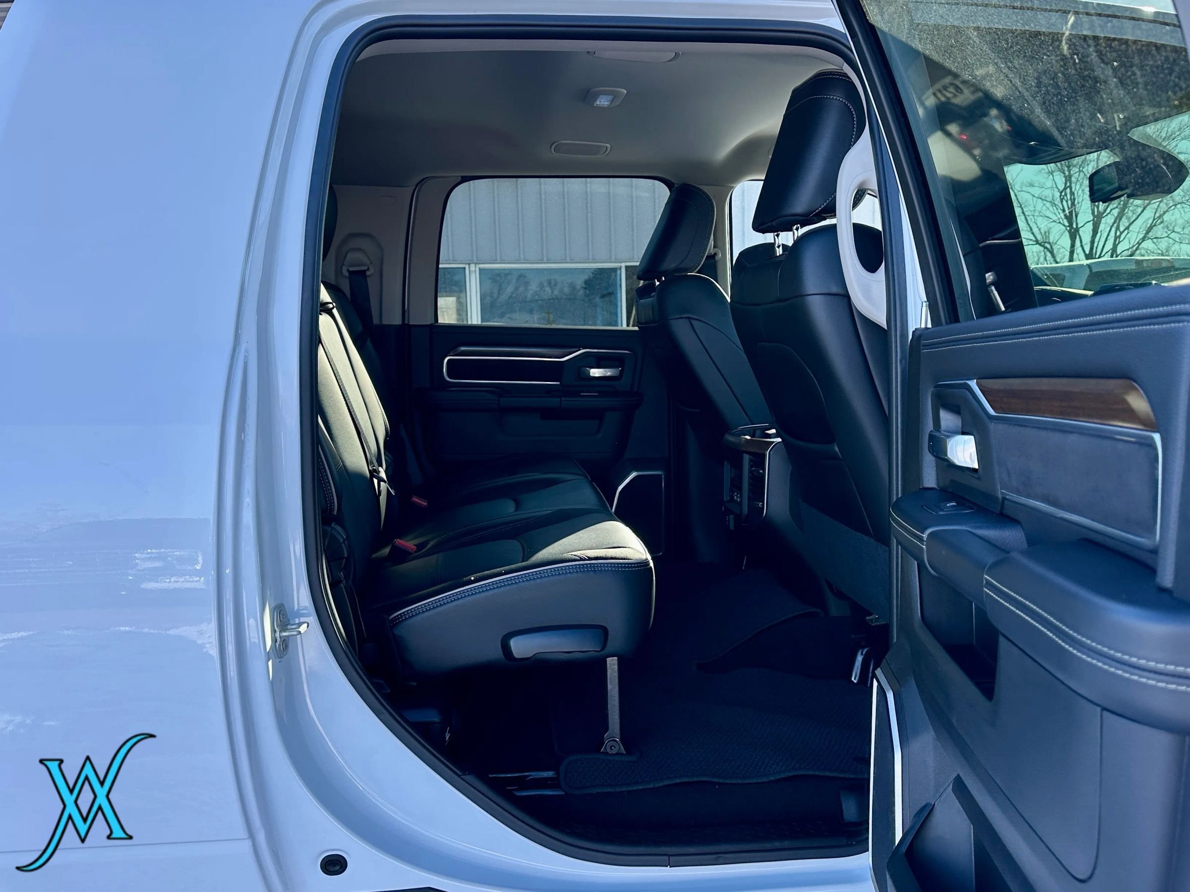Used 2024 RAM 2500 Laramie AWD/4WD image 29