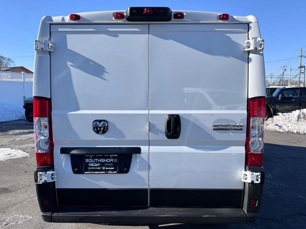 Used 2025 RAM ProMaster 2500 w/ Premium Convenience Group FWD image 6