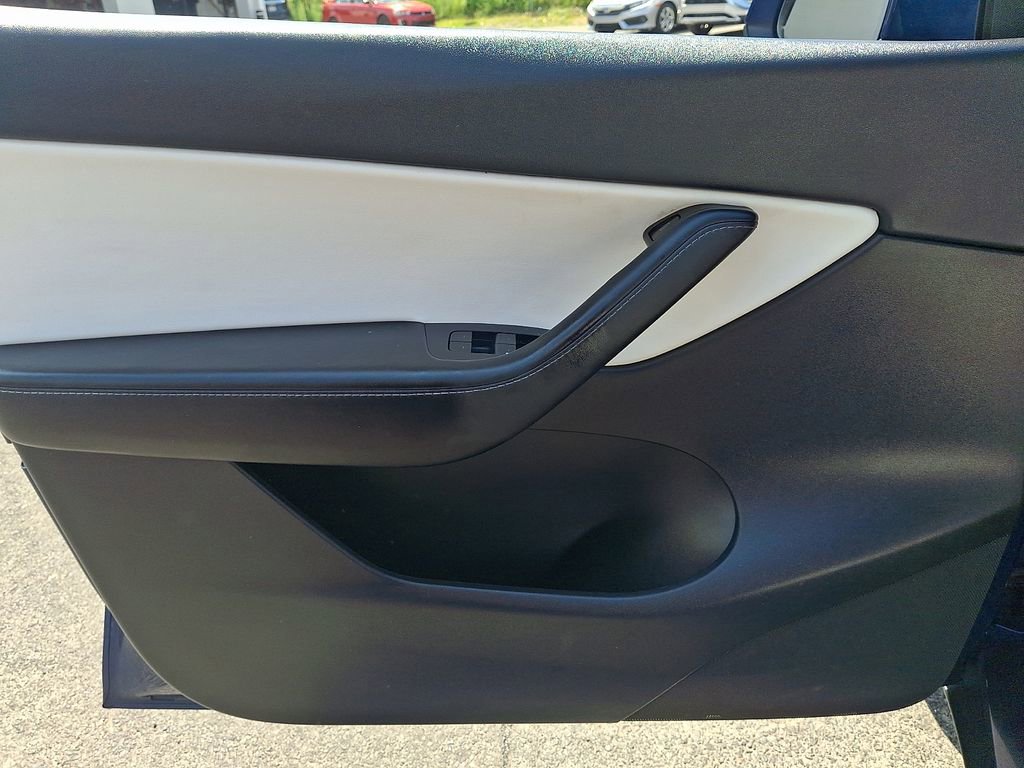Used 2022 Tesla Model Y Performance AWD/4WD image 14