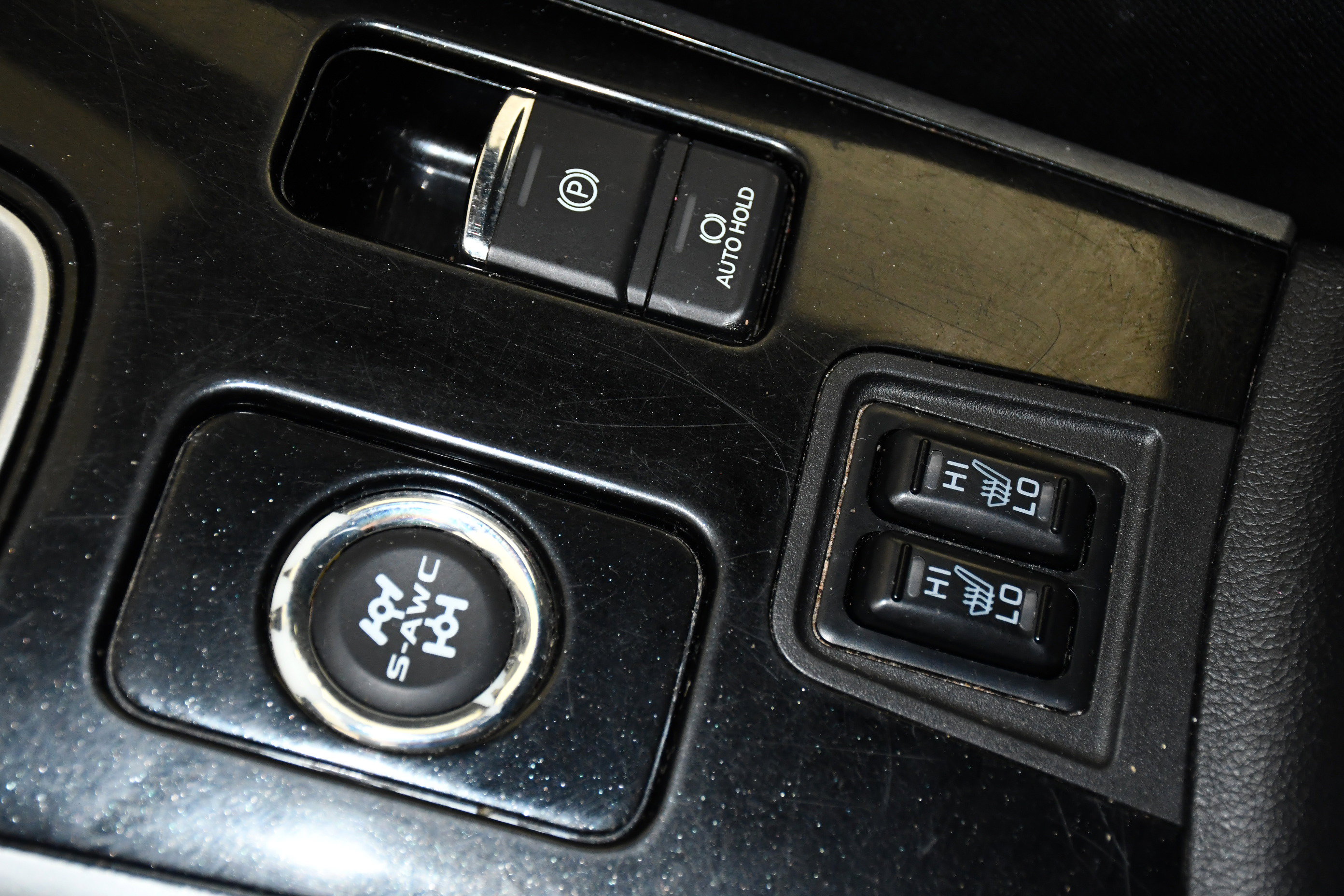 Used 2018 Mitsubishi Outlander LE AWD/4WD image 32