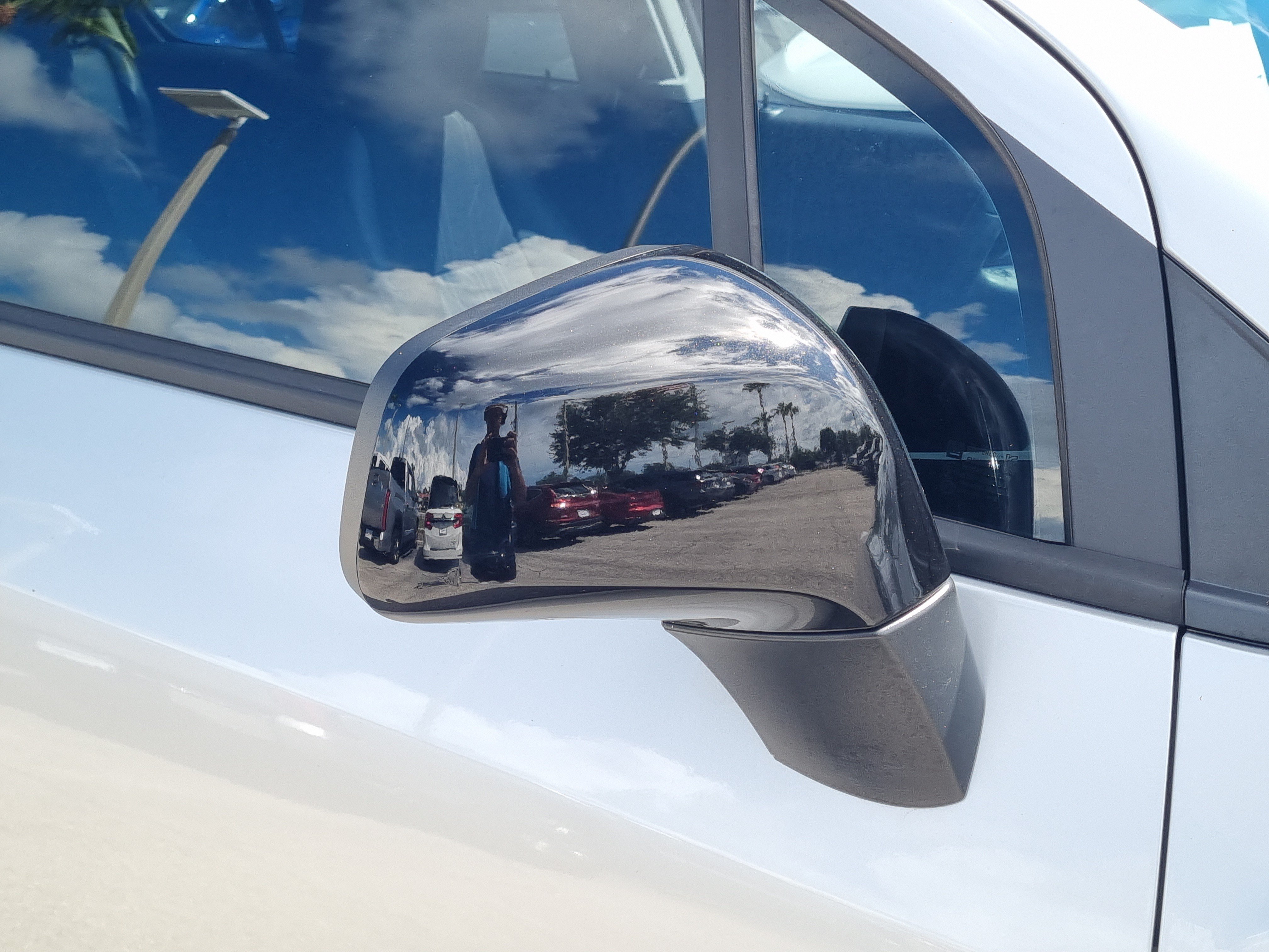 Used 2021 Chevrolet Trax LT w/ Redline Edition FWD image 10