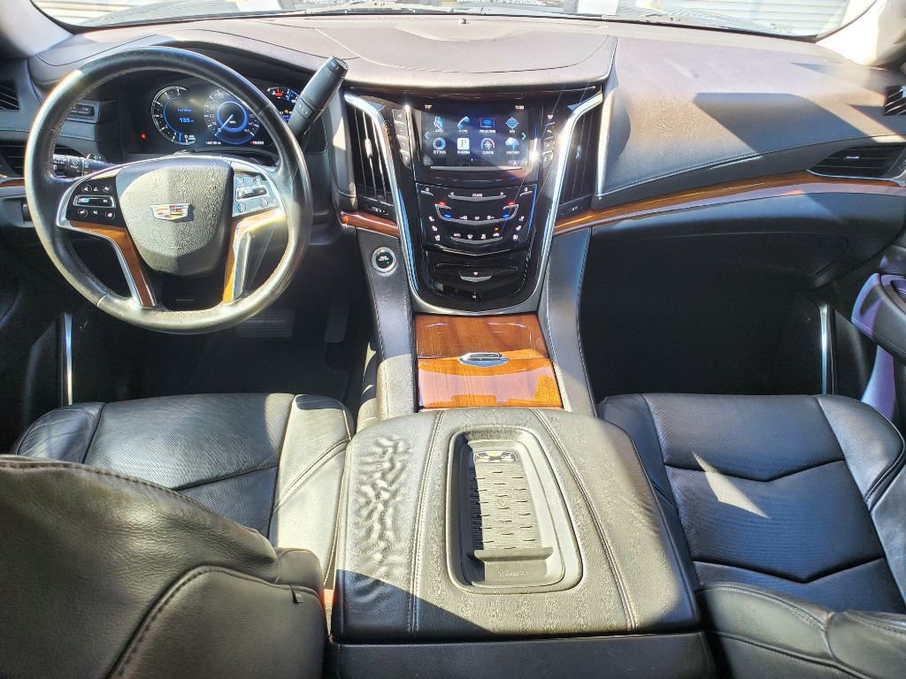 Used 2016 Cadillac Escalade Premium image 27