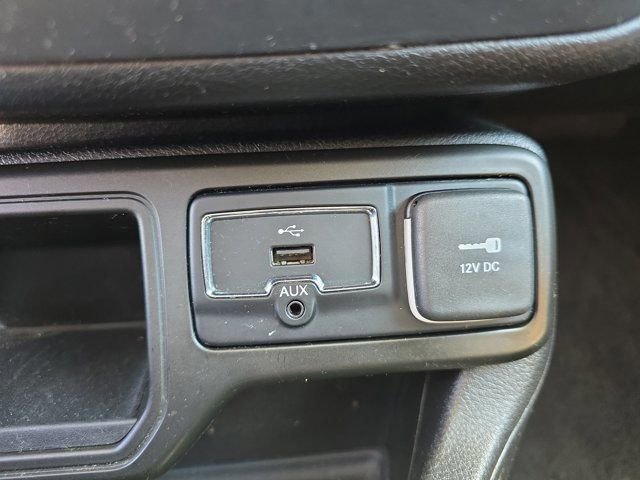 Used 2018 Jeep Renegade Limited w/ UConnect 8.4 Nav Group FWD image 23