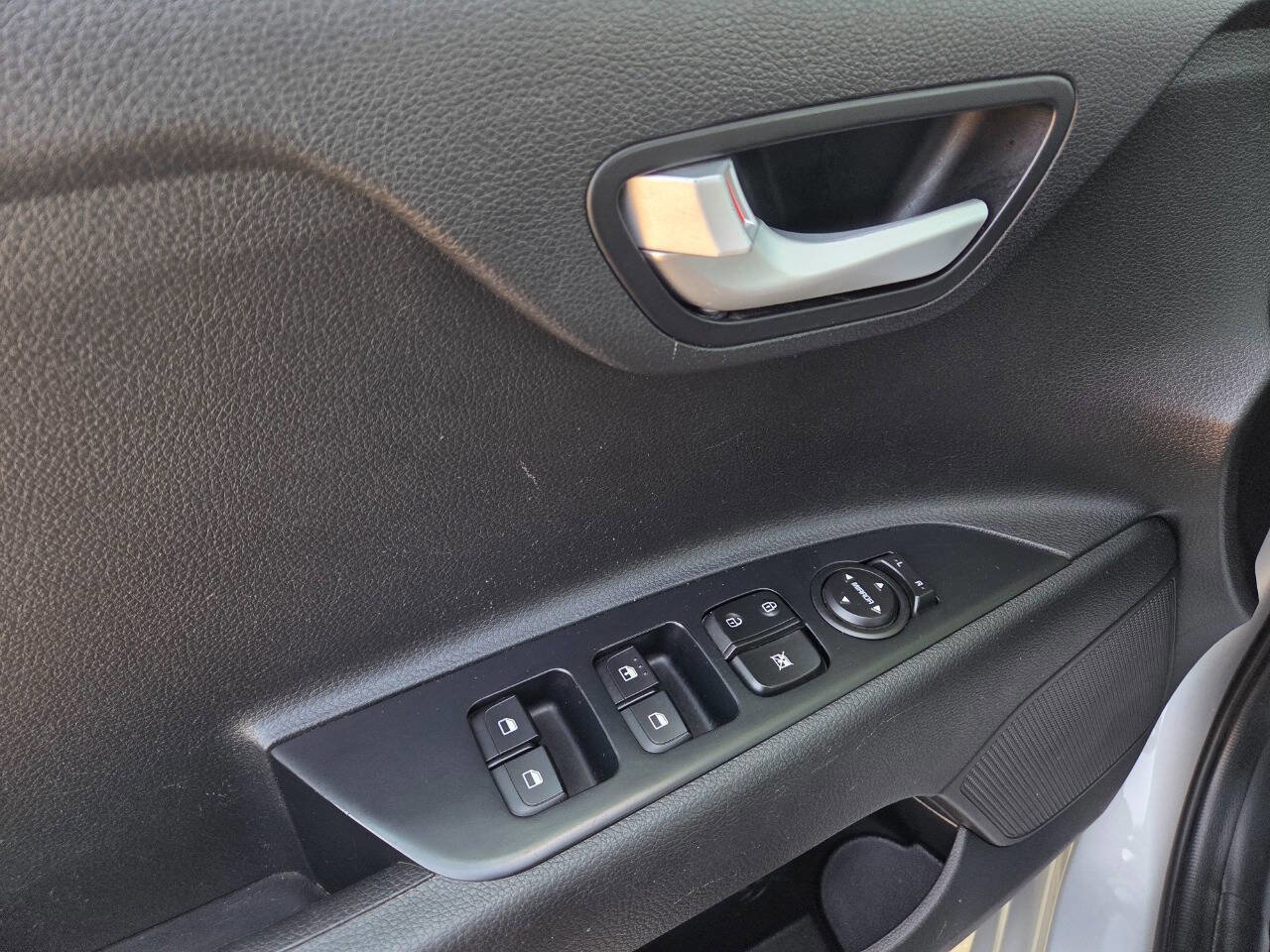 Used 2020 Kia Rio LX image 29