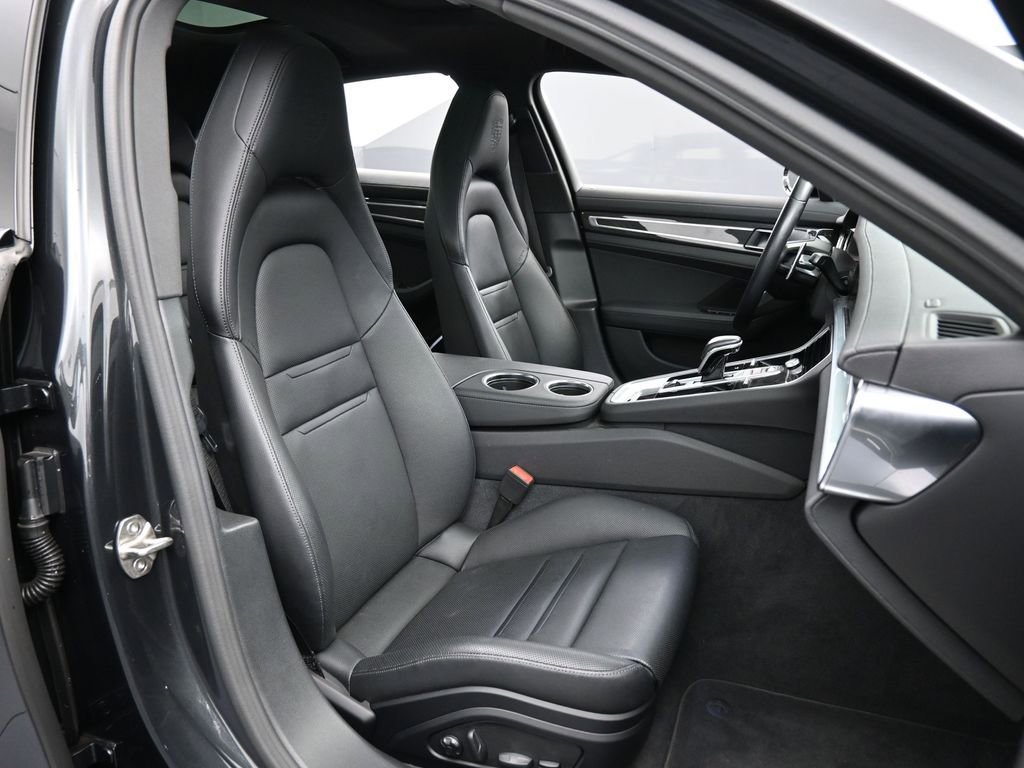 Certified 2023 Porsche Panamera 4 Platinum Edition image 31