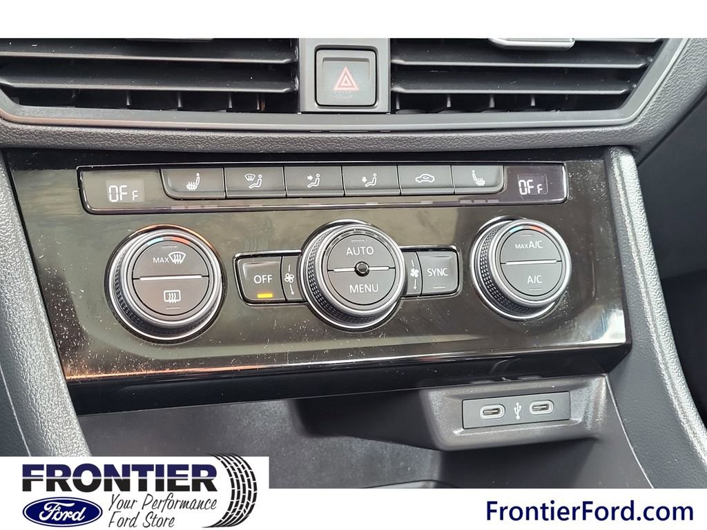 Used 2023 Volkswagen Jetta SE image 24