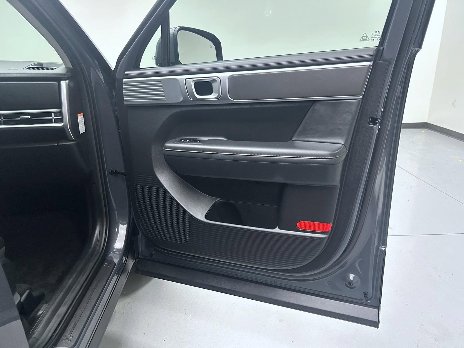 Used 2025 Hyundai Santa Fe SEL image 16