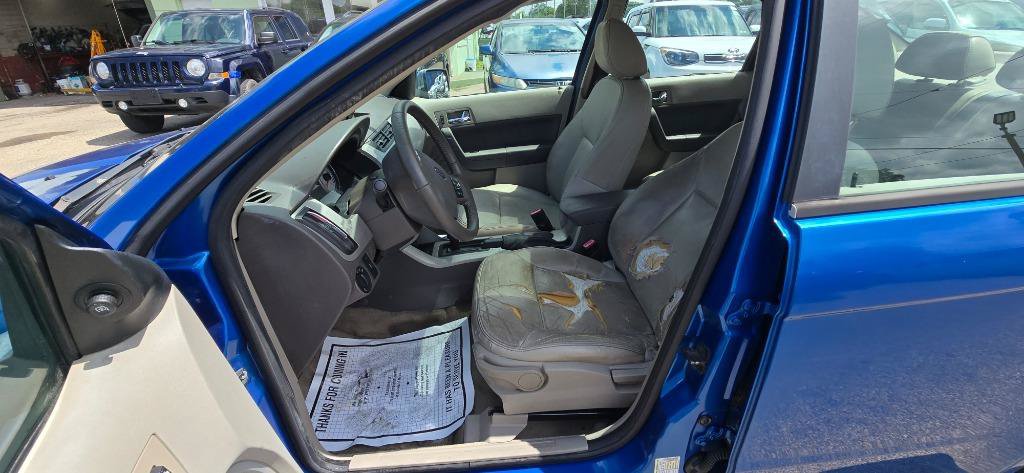 Used 2010 Ford Focus SEL FWD image 11