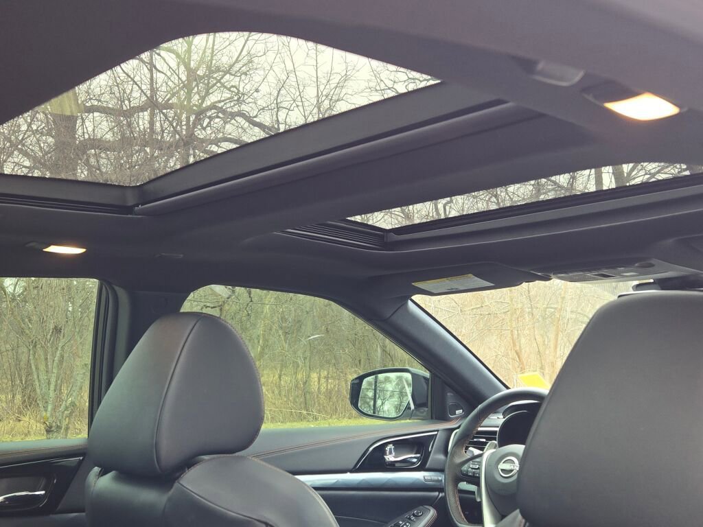 Used 2023 Nissan Maxima SR w/ Sport Mat Group image 12