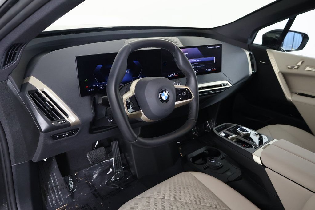 Certified 2026 BMW iX xDrive45 w/ Premium Package AWD/4WD image 7