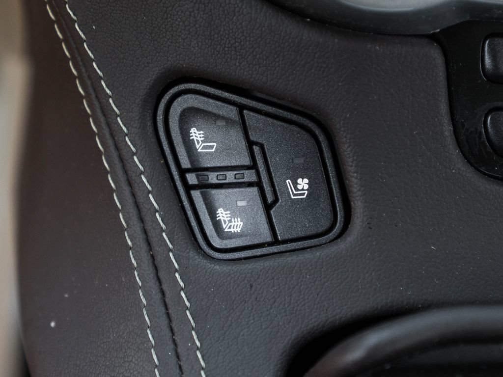 Used 2020 Chevrolet Tahoe Premier AWD/4WD image 35