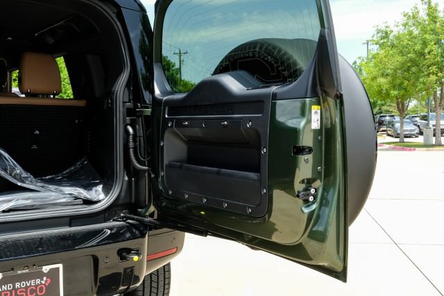 New 2026 Land Rover Defender 110 X-Dynamic SE AWD/4WD image 57