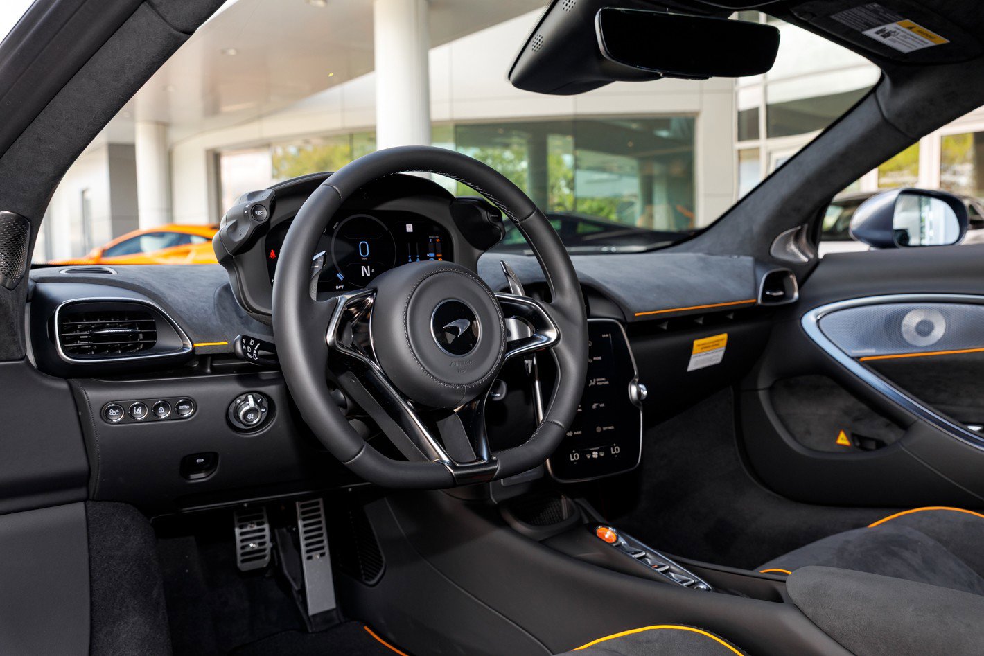 Used 2026 McLaren Artura RWD image 39