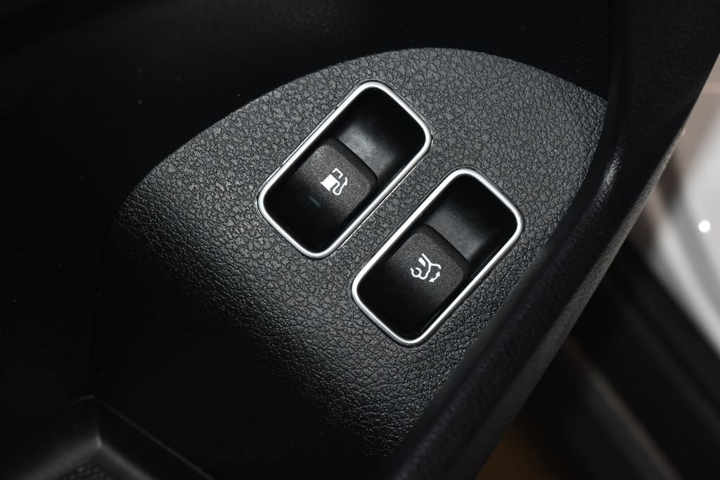 Used 2024 Mercedes-Benz GLE 450e 4MATIC image 7