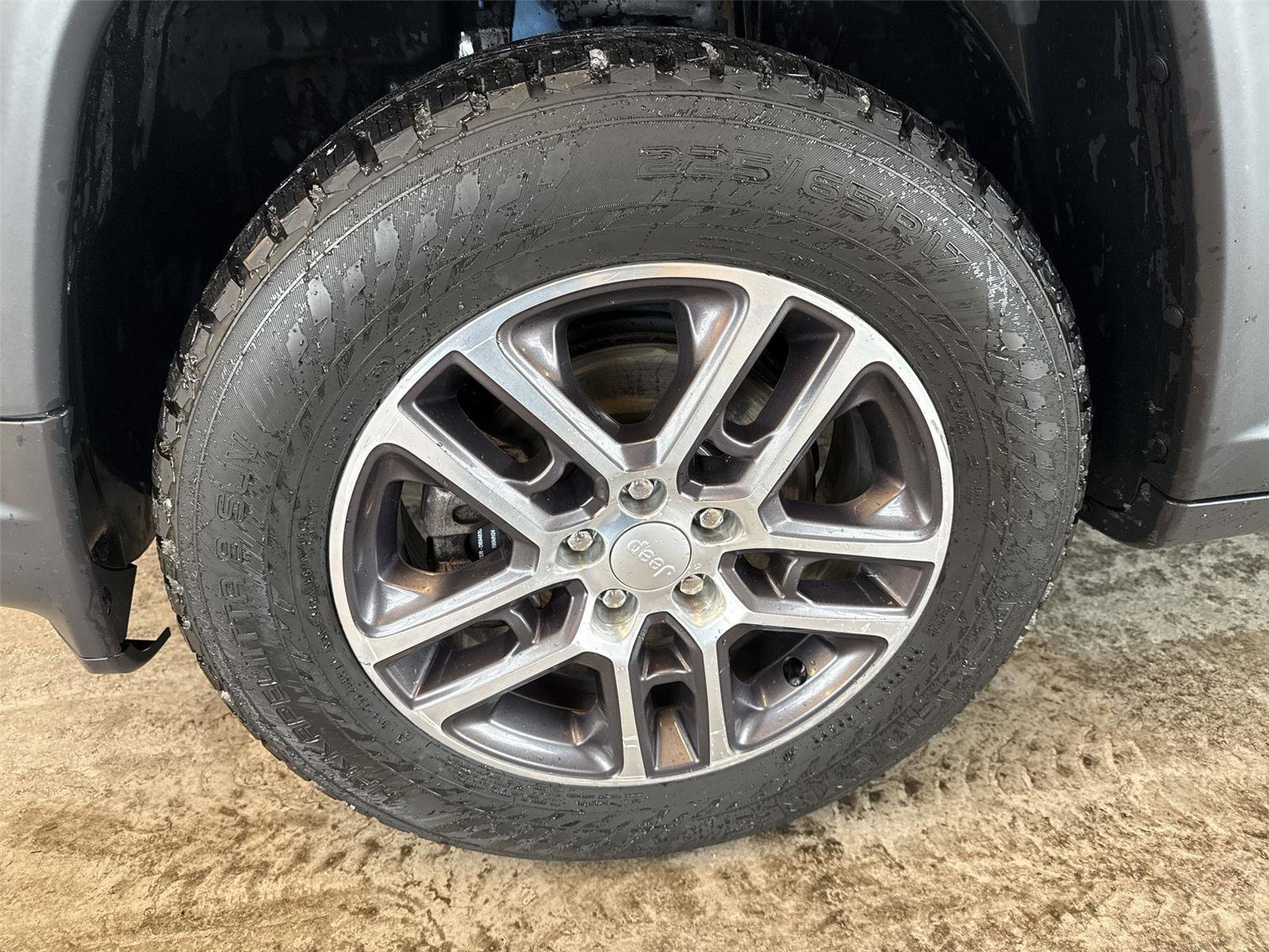 Used 2018 Jeep Compass Latitude w/ Popular Equipment Group image 18